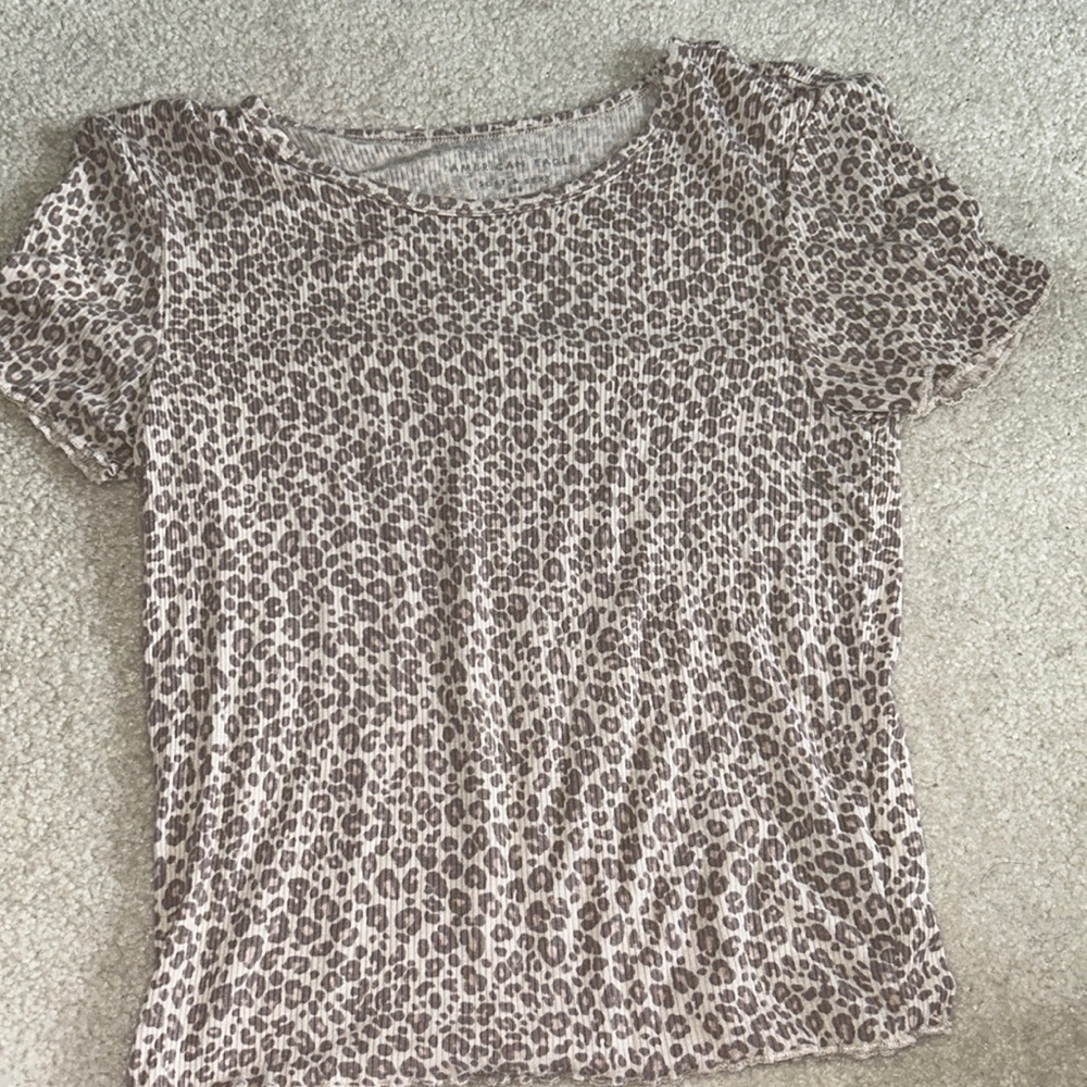 XS, super comfy and cute American Eagle cheetah print cropped top
